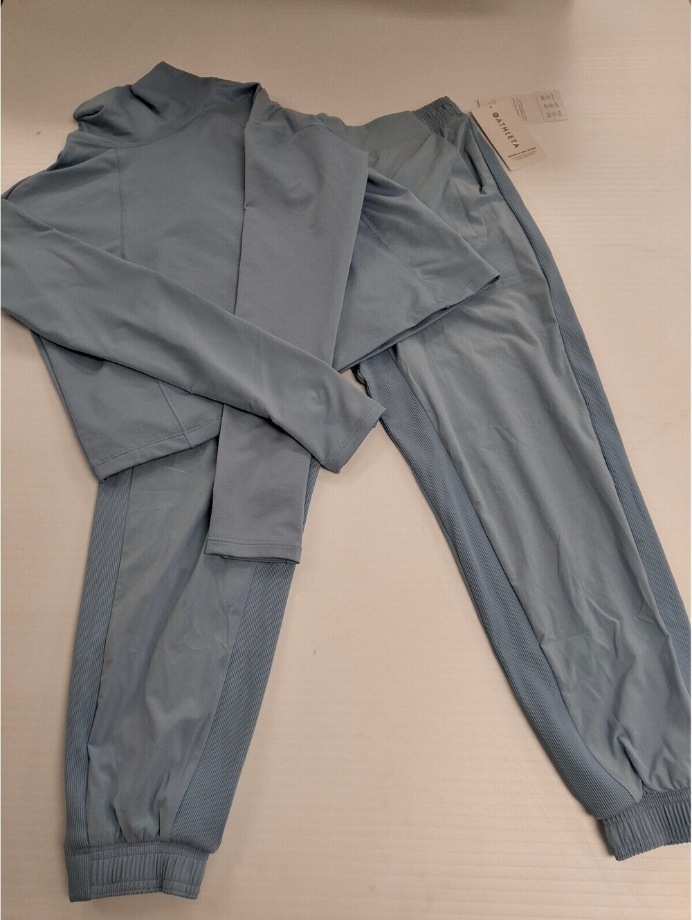 Athleta Whistler Mock Neck Top & Brooklyn Lined Jogger Set in Light Blue, Size 4